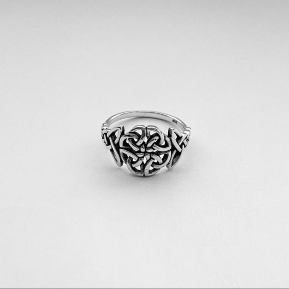 Sterling Silver Trinity Weave Celtic Ring, Triquetra Rings, Love Knots Jewelry - Picture 3 of 11